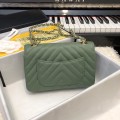 「#10258」Chanel 2018 Big V Bamboo Green Gold Chain Gold Buckle 20cm AS8500