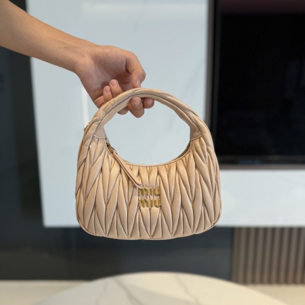 「#9141」 miumiu 5BC125   20*6*17cm