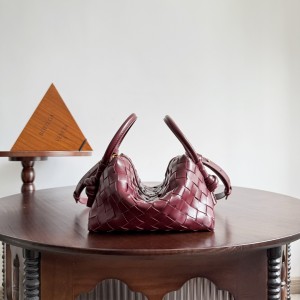 「#11004」BOTTEGA VENETA  loop 796615 19*12*9