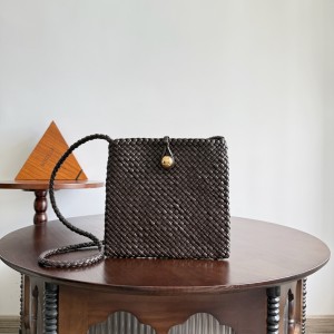 「#11010」BOTTEGA VENETA Tosca 777680  17*19.5*1cm