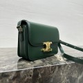 「#3866」CELINE TEEN TRIOMPHE 188423 18.5 X 14 X 6 「#3866」CELINE TEEN TRIOMPHE 188423 18.5 X 14 X 6