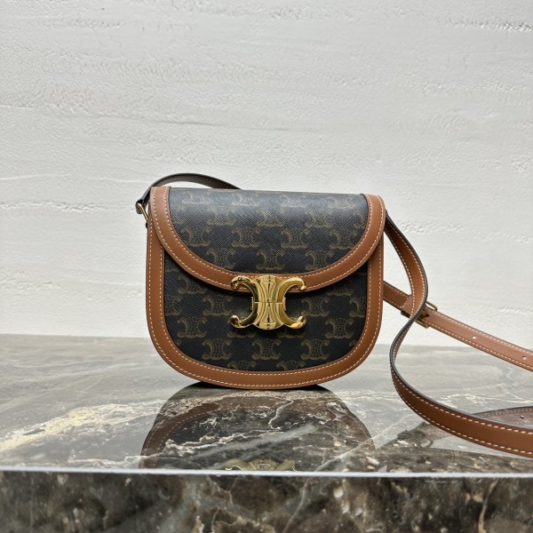 「#3886」CELINE TEEN BESACE TRIOMPHE 110413 18.5 X 16 X 6 「#3886」CELINE TEEN BESACE TRIOMPHE 110413 18.5 X 16 X 6