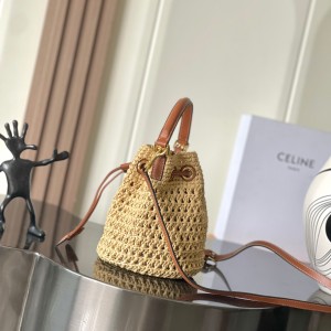 「#3894」CELINE TEEN CLARA 121672 16 x 19 x 16