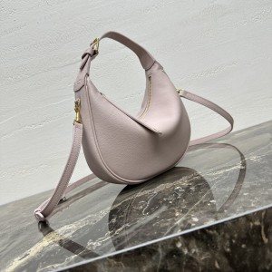 「#3908」CELINE  TEEN LULU  120723PJ750 21 X 24 X 5