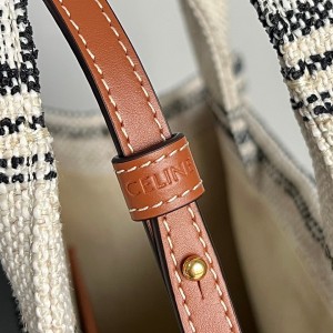 「#3935」CELINE CABAS THAIS  25.5 x 18.5 x 12