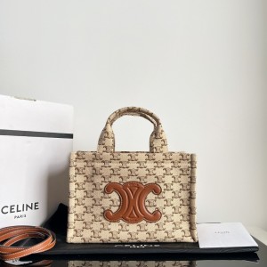 「#3938」CELINE CABAS THAIS  25.5 x 18.5 x 12