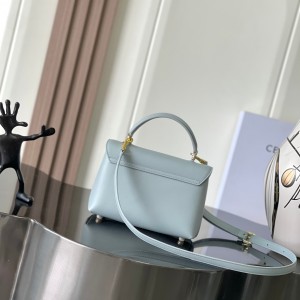 「#3960」CELINE TEEN NINO 118113FXK.38NO 20 X 13 X 8