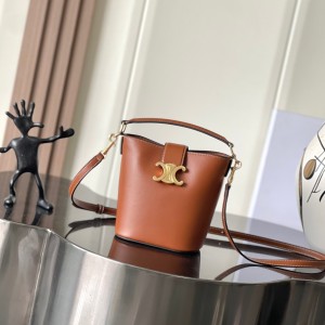 「#3965」CELINE  MINI LOUISE 13.5✖️16✖️10 