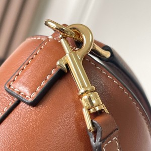 「#3965」CELINE  MINI LOUISE 13.5✖️16✖️10 