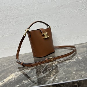 「#3981」CELINE  LOUISE  10N473 13.5 X 16 X 10 