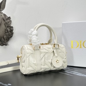 「#2100」 dior 1365 White  16 x 11 x 8cm