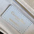 「#2001」dior M0538   Light Blue   20 x 17 x 8 cm