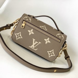 「#0013」Louis Vuitton  Pochette Métis East West  21.5 x 13.5 x 6.0 
