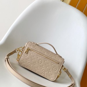 「#0017」Louis Vuitton  Pochette Métis East West M12735  21.5 x 13.5 x 6.0 