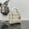「#2119」 dior M0505 White   17 x 15 x 7cm
