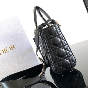 「#2002」dior  M0538  black  20 x 17 x 8 