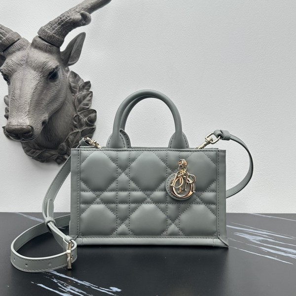 「#2122」 dior 1160 Cement ash 21.5 x 13 x 7.5cm