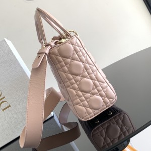 「#2003」dior   :M0538  Rouge powder 20 x 17 x 8（cm）