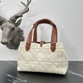 「#2134」 dior 1163 White 23×15×15cm