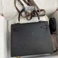 「#4229」 Hermès Epsom leather black silver buckle waxed thread Kelly bag 25cm 「#4229」 Hermès Epsom leather black silver buckle waxed thread Kelly bag 25cm