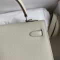「#4233」 Hermès Epsom leather, milkshake white, silver buckle wax thread, Kelly bag 25cm