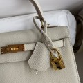 「#4234」 Hermès Epsom leather, milkshake white, gold buckle wax thread, Kelly bag 25cm