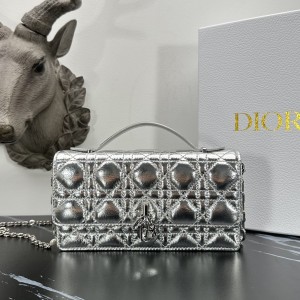 「#2172」 dior 1128 Gold and Silver21×11.5×4.5cm 