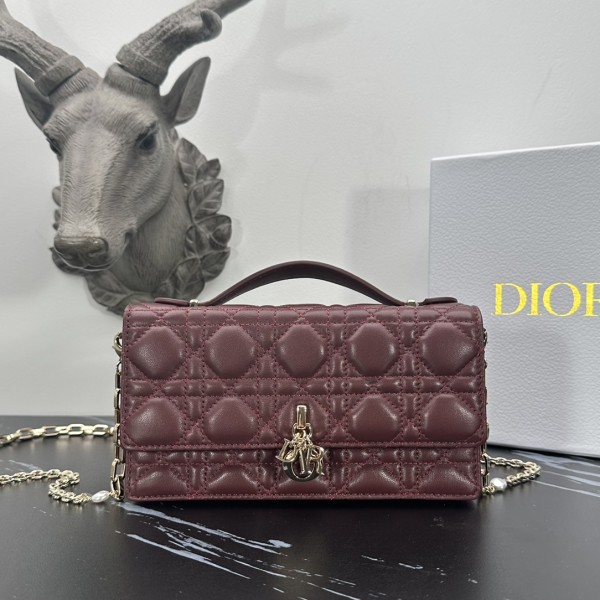 「#2179」 dior 1128 Dark red  21×11.5×4.5cm
