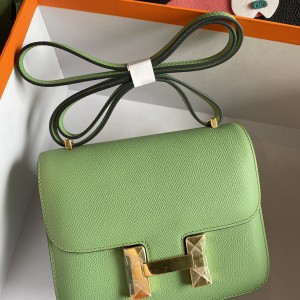 「#4322」 Hermès Constance Avocado Gold Buckle Bag 19cm
