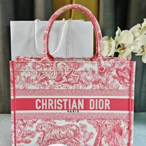 「#2199」 dior 8001  red 36.5X27.5X16.5cm