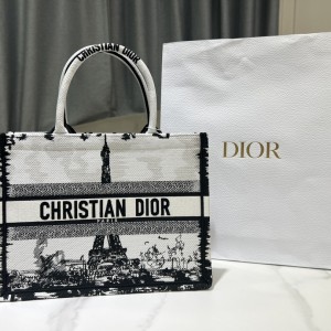 「#2204」 dior 8001 36 x 27.5 x 16.5 cm