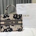 「#2205」 dior 8001 36 x 27.5 x 16.5 cm