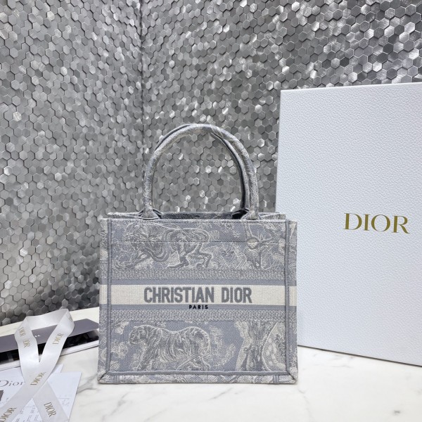「#2211」 dior  8002  26.5 x 21 x 14cm